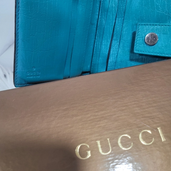AUTHENTIC FULL INCLUSION GUCCI COMPACT WALLET - Picture 6 of 10
